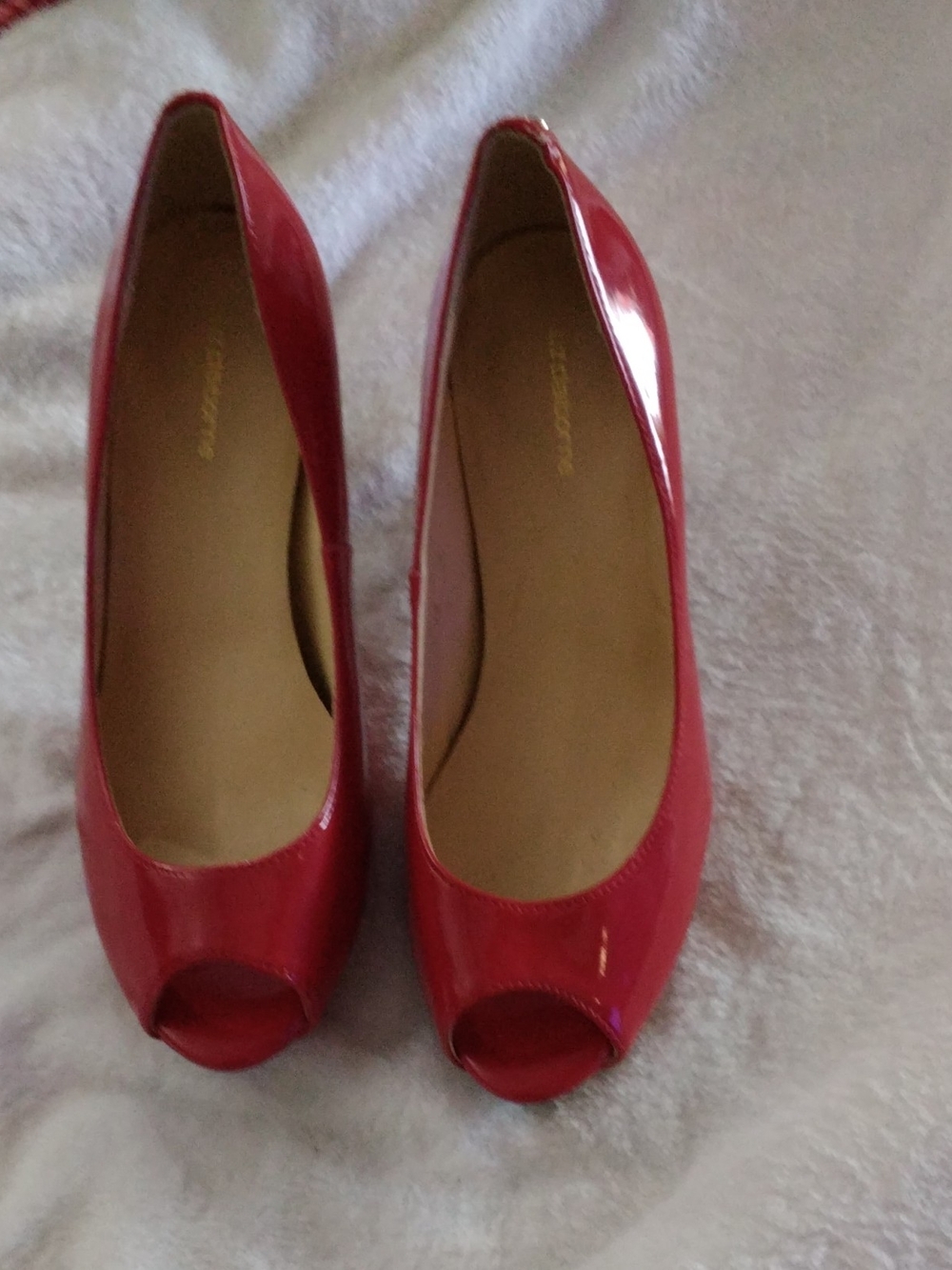 Liz Claiborn Red Patent Peep-Toe Women’s Heels